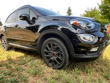 Load image into Gallery viewer, 2017 Fiat 500X Trekking
