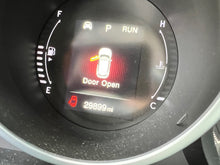 Load image into Gallery viewer, 2017 Fiat 500X Trekking
